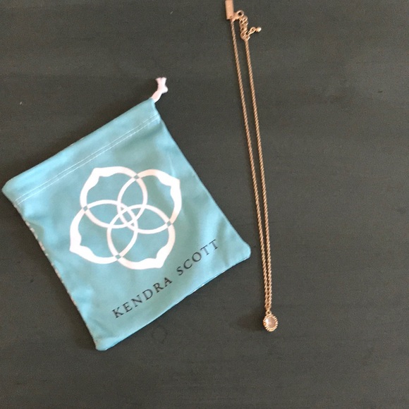 Kendra Scott Jewelry - Kendra Scott dainty necklace
